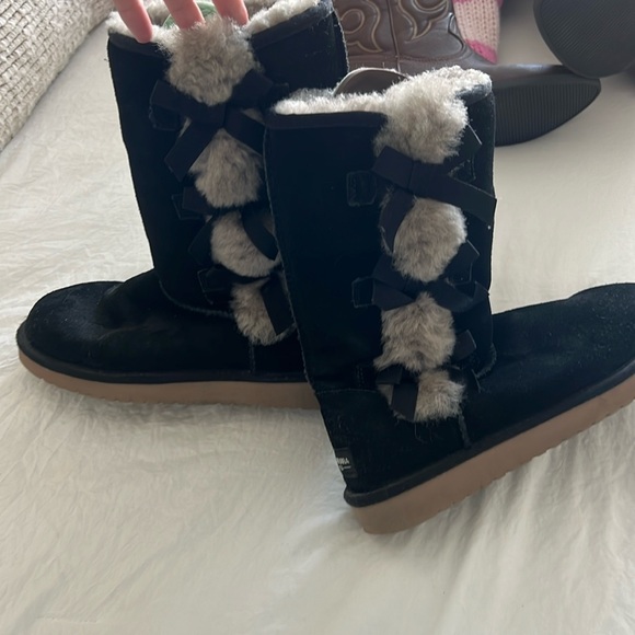 UGG Shoes - uggs never worn